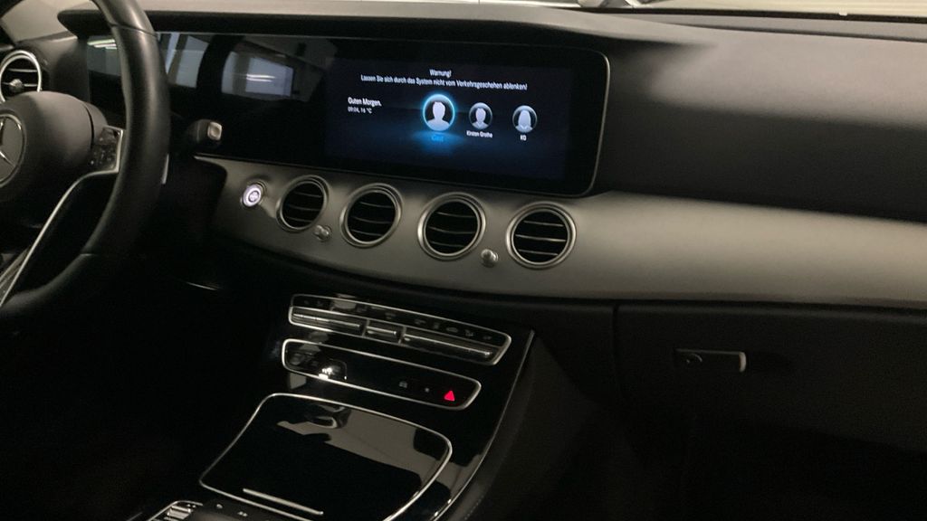 Mercedes-Benz E 300 2022