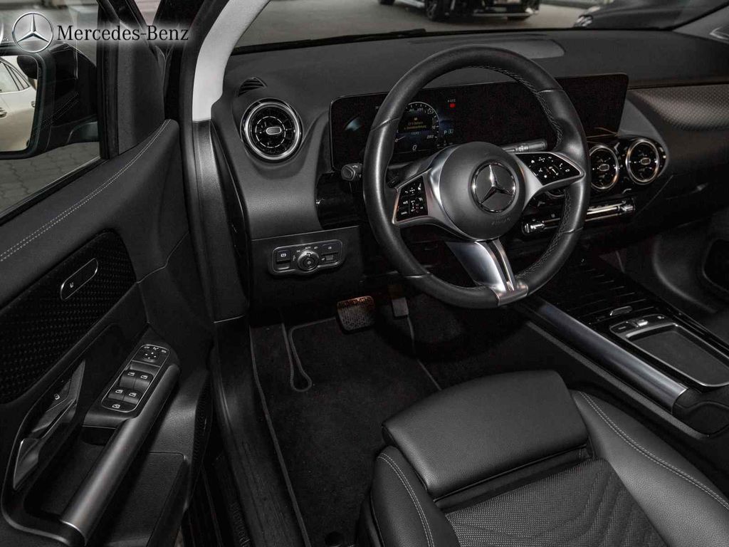 Mercedes-Benz B 220 2023