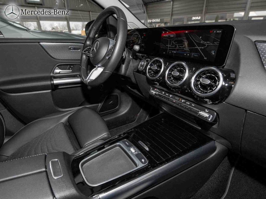 Mercedes-Benz B 220 2023