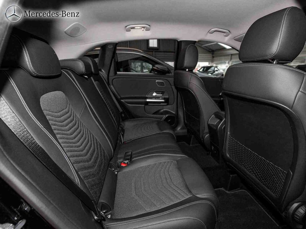 Mercedes-Benz B 220 2023
