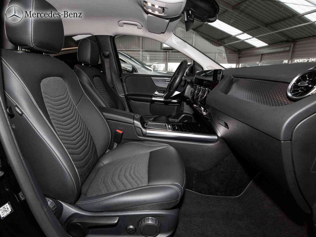 Mercedes-Benz B 220 2023