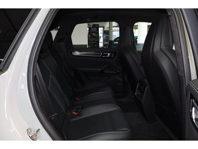 Porsche Cayenne 2023