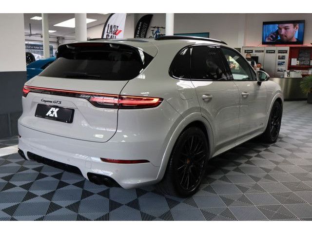 Porsche Cayenne 2023