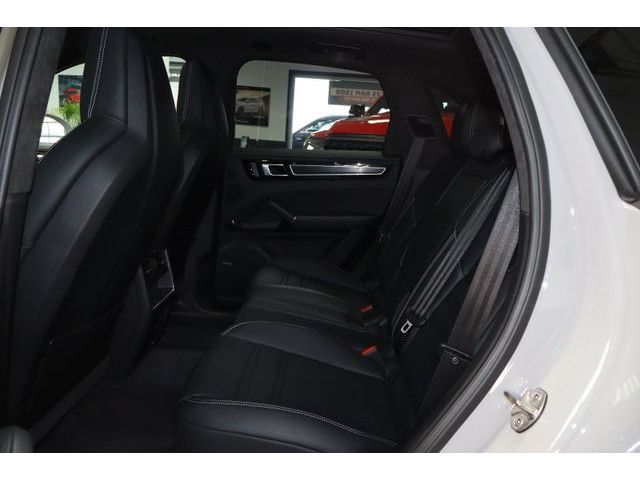 Porsche Cayenne 2023