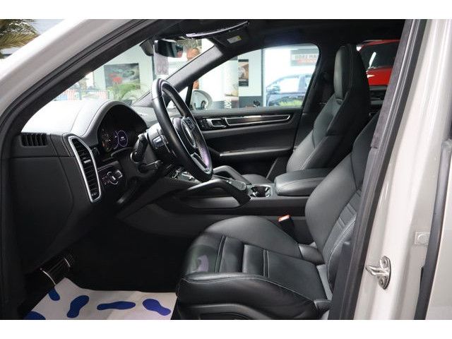 Porsche Cayenne 2023