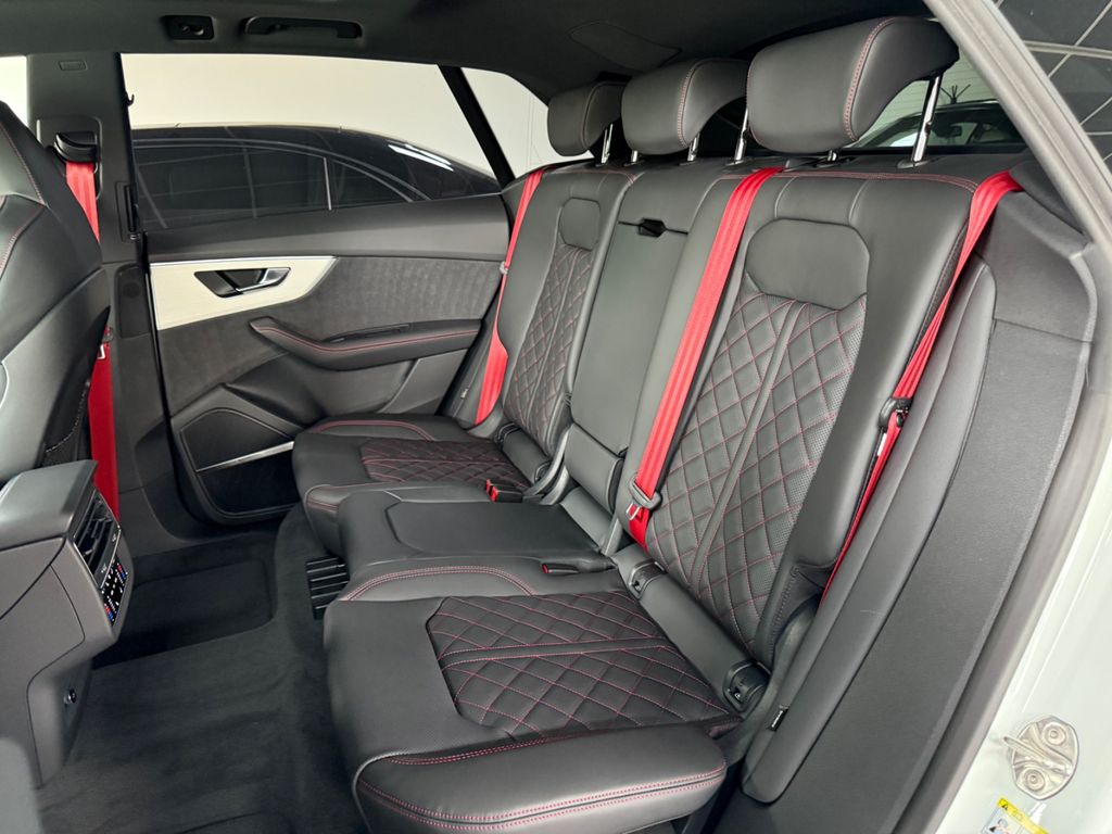 Audi Q8 2025