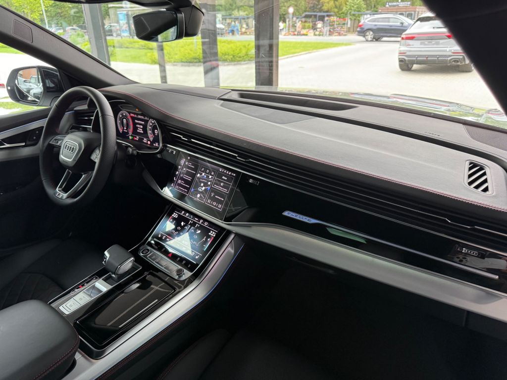 Audi Q8 2025
