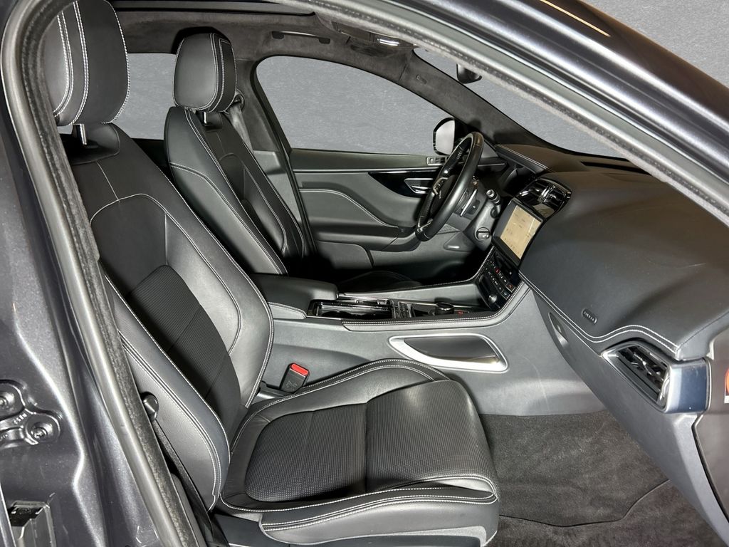 Jaguar F-Pace 2019
