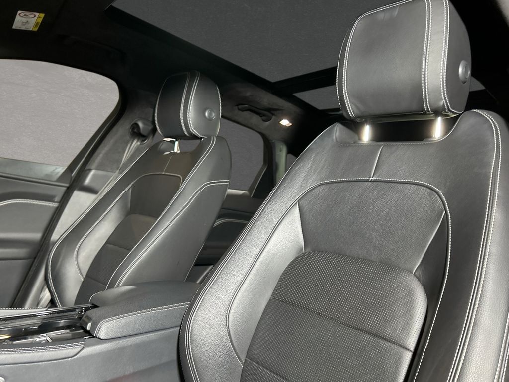 Jaguar F-Pace 2019
