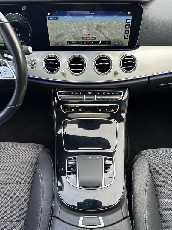 Mercedes-Benz E 300 2022