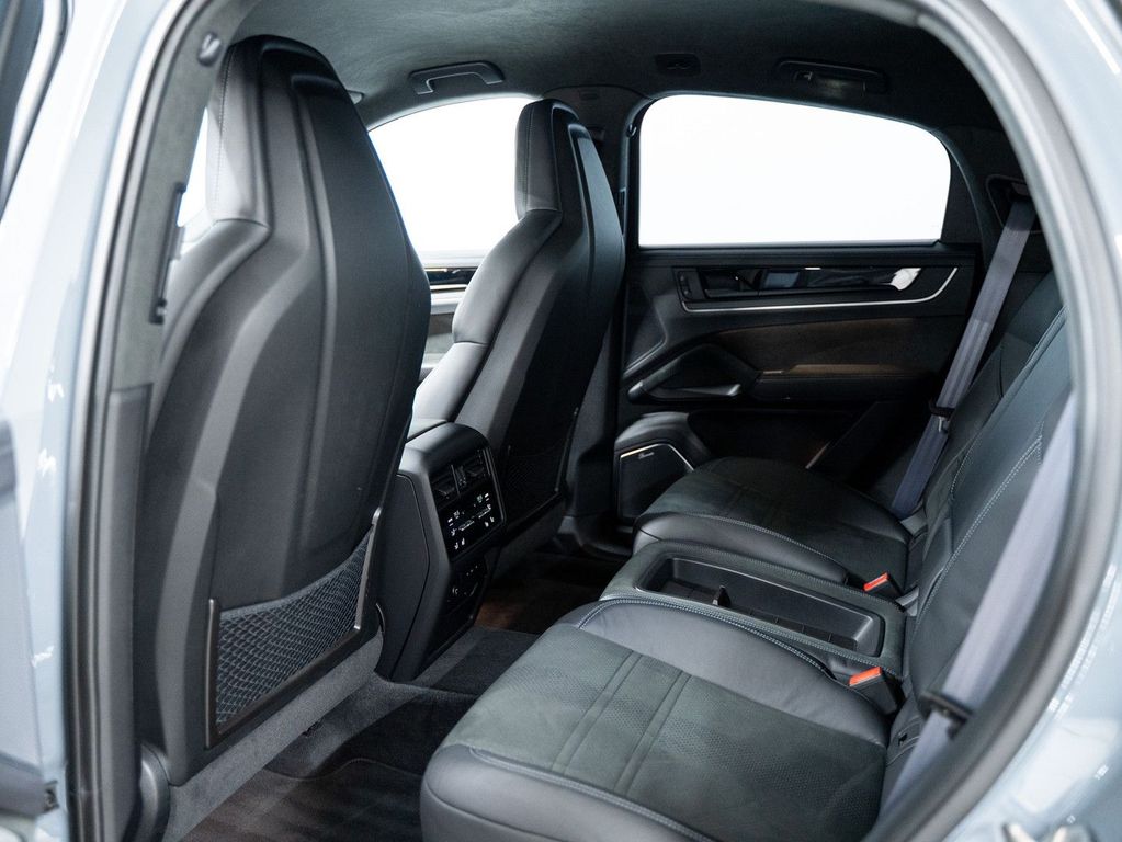 Porsche Cayenne 2024