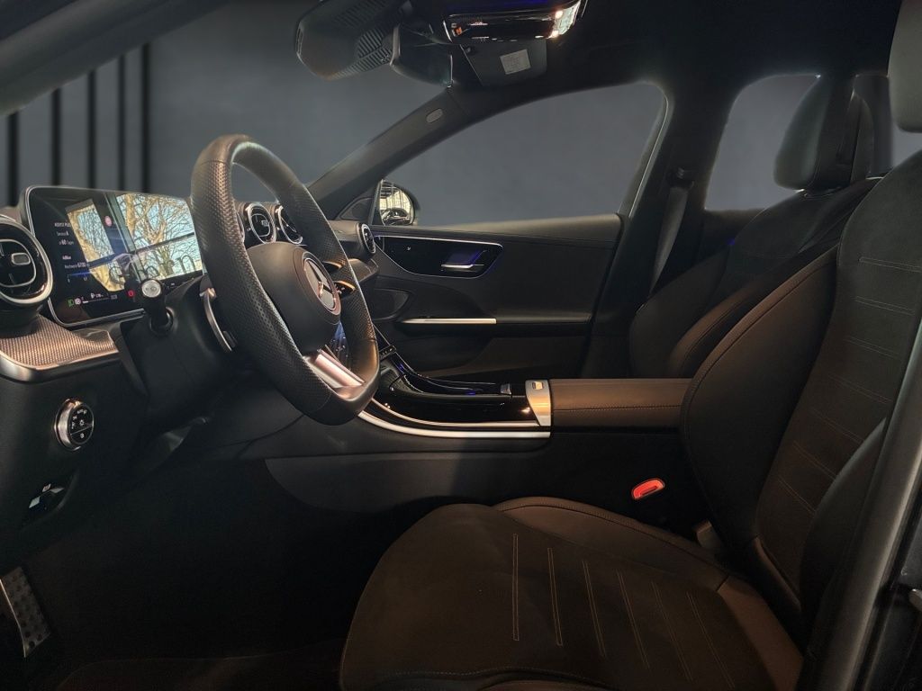 Mercedes-Benz C 300 2025