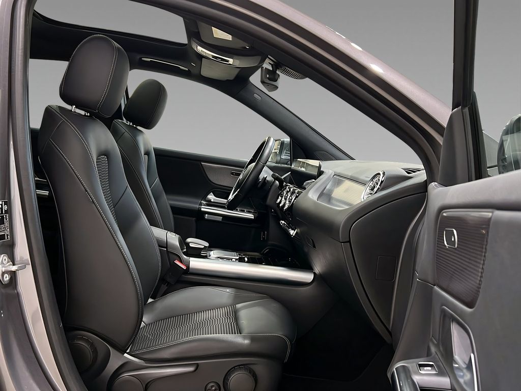 Mercedes-Benz EQA 2021