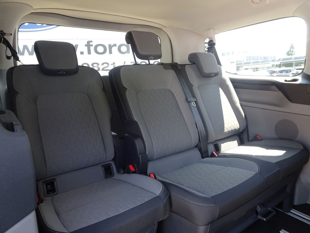 Ford Tourneo Custom 2025