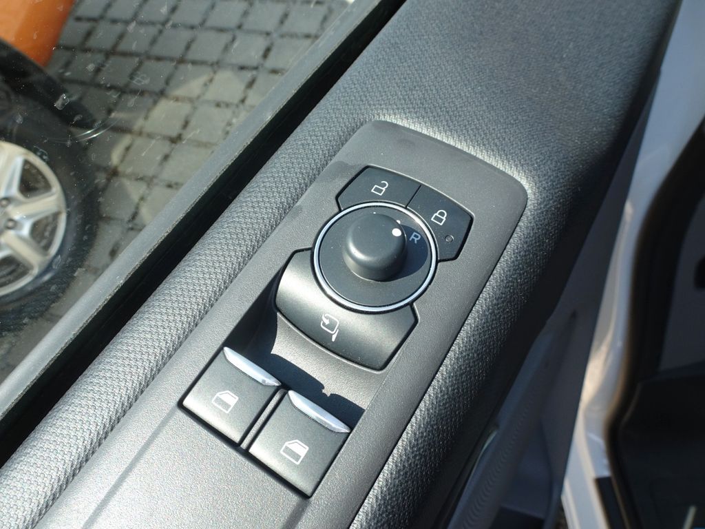 Ford Tourneo Custom 2025