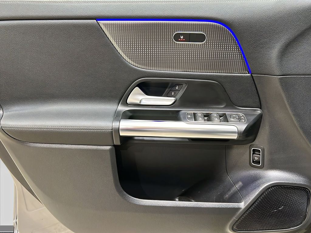 Mercedes-Benz EQA 2021