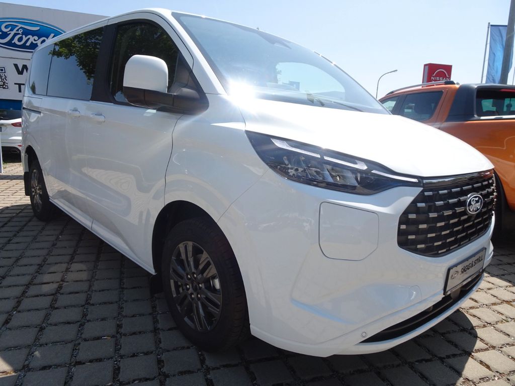 Ford Tourneo Custom 2025