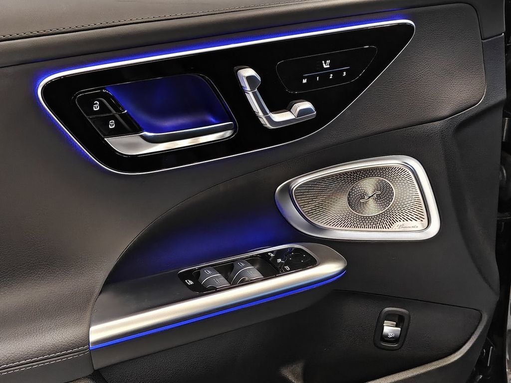 Mercedes-Benz C 300 2025