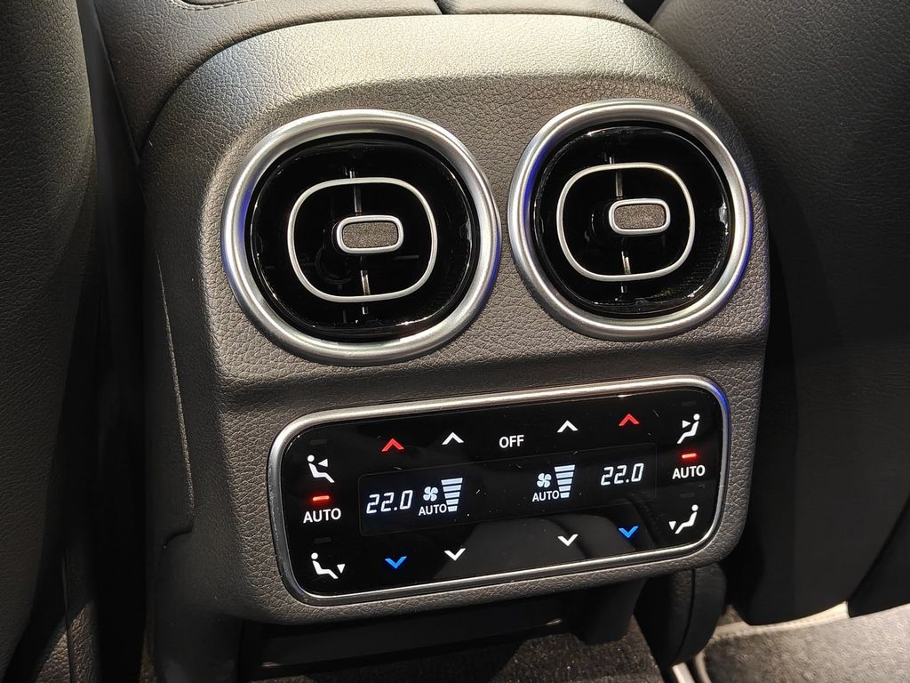 Mercedes-Benz C 300 2025