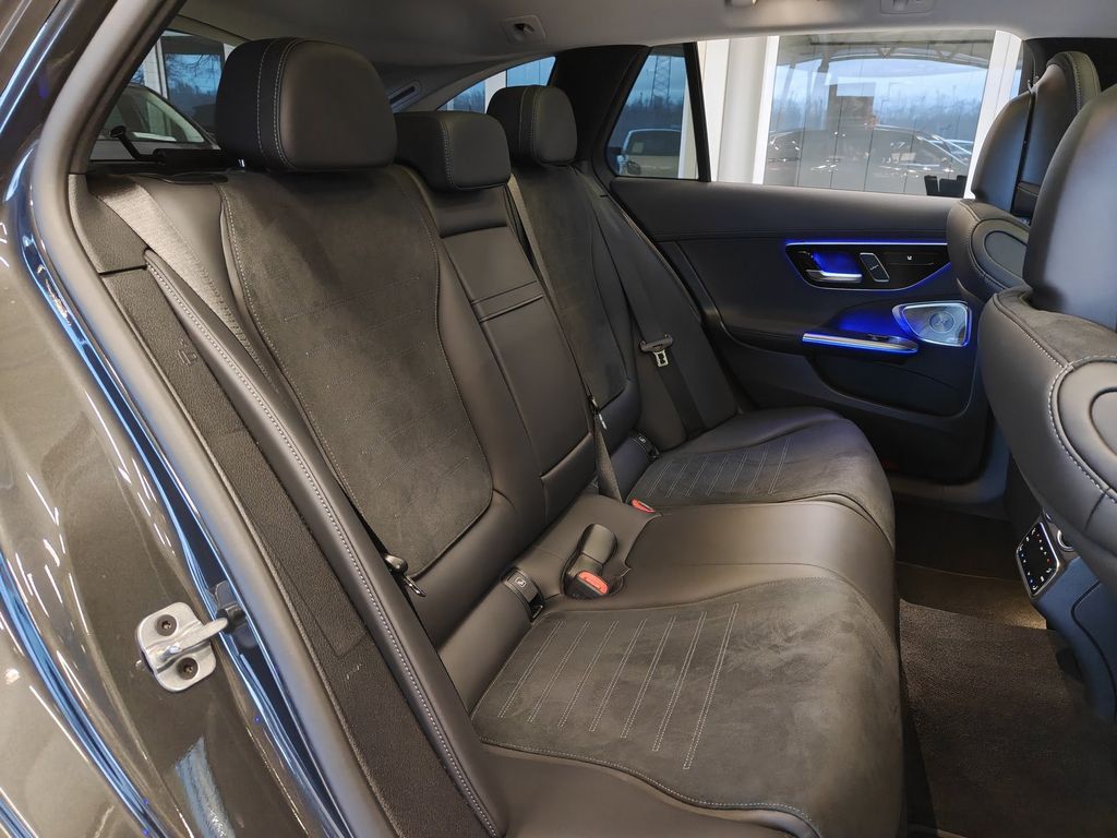 Mercedes-Benz C 300 2025