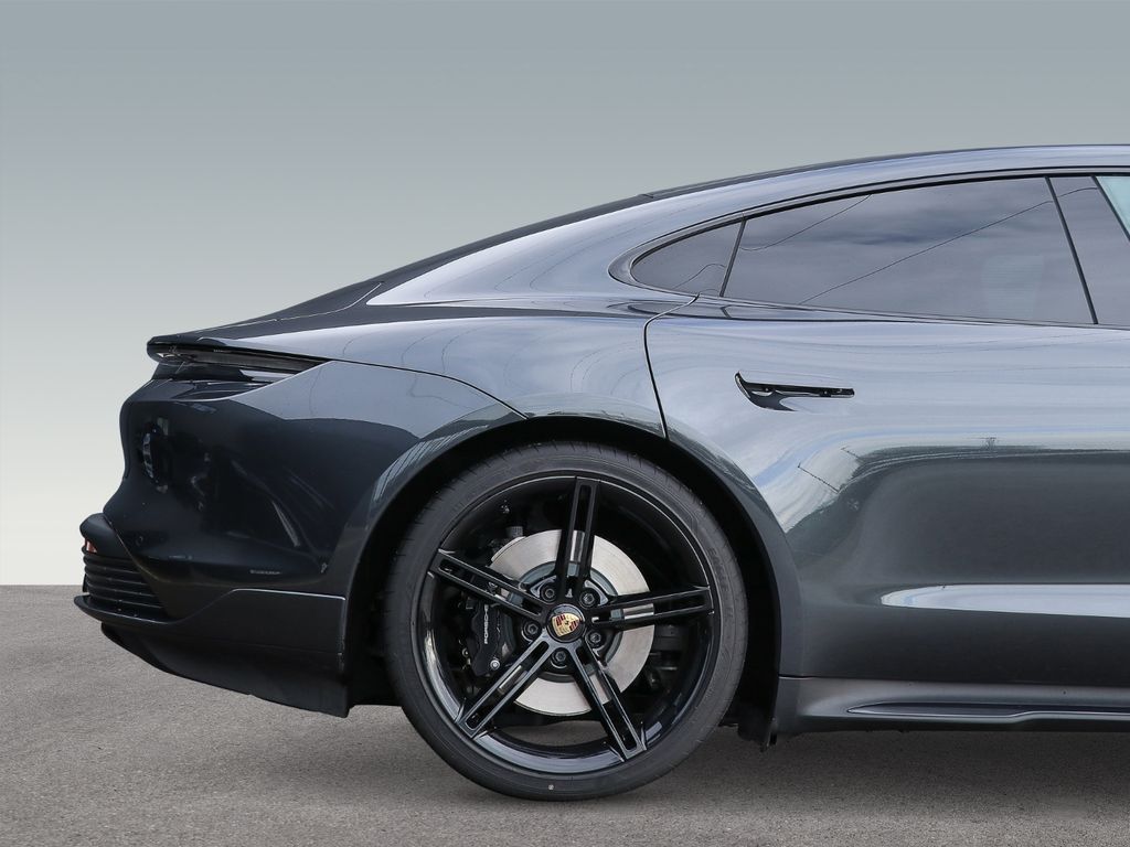 Porsche Taycan 2022