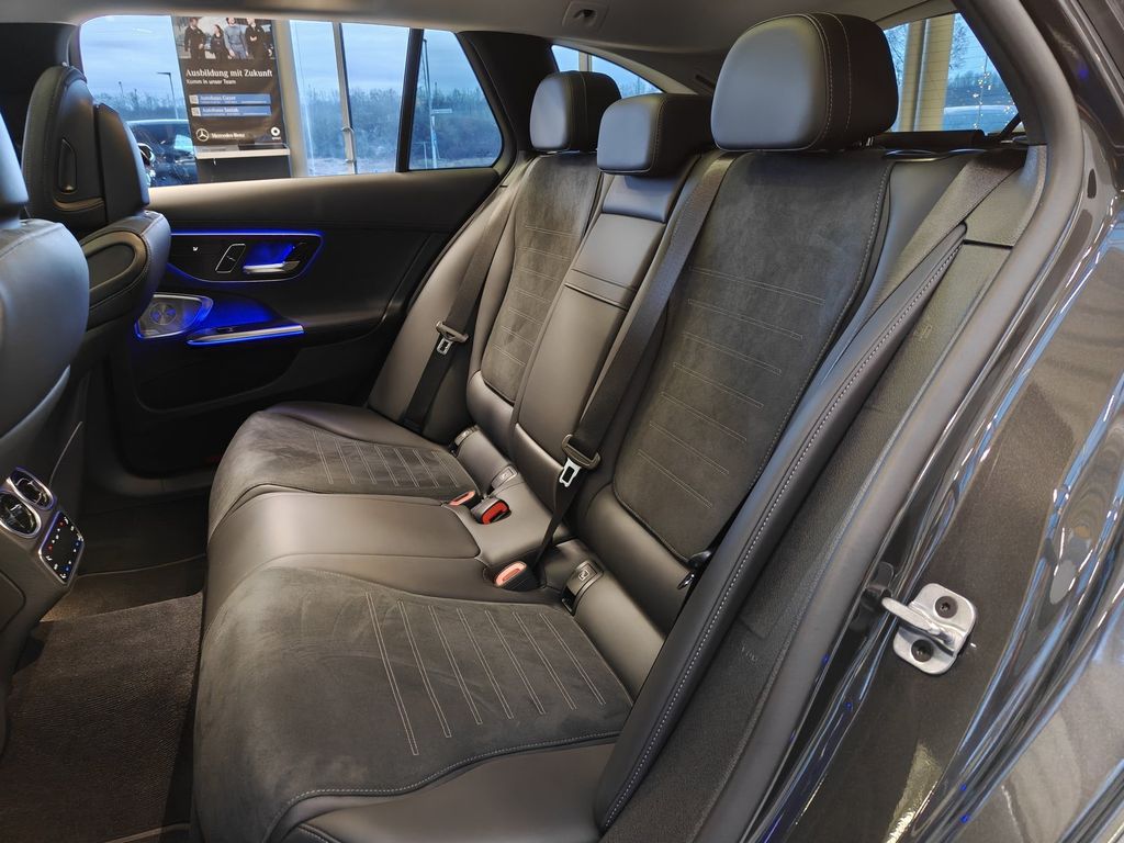 Mercedes-Benz C 300 2025