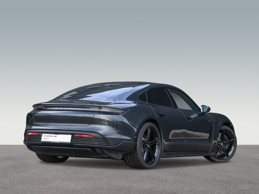 Porsche Taycan 2022