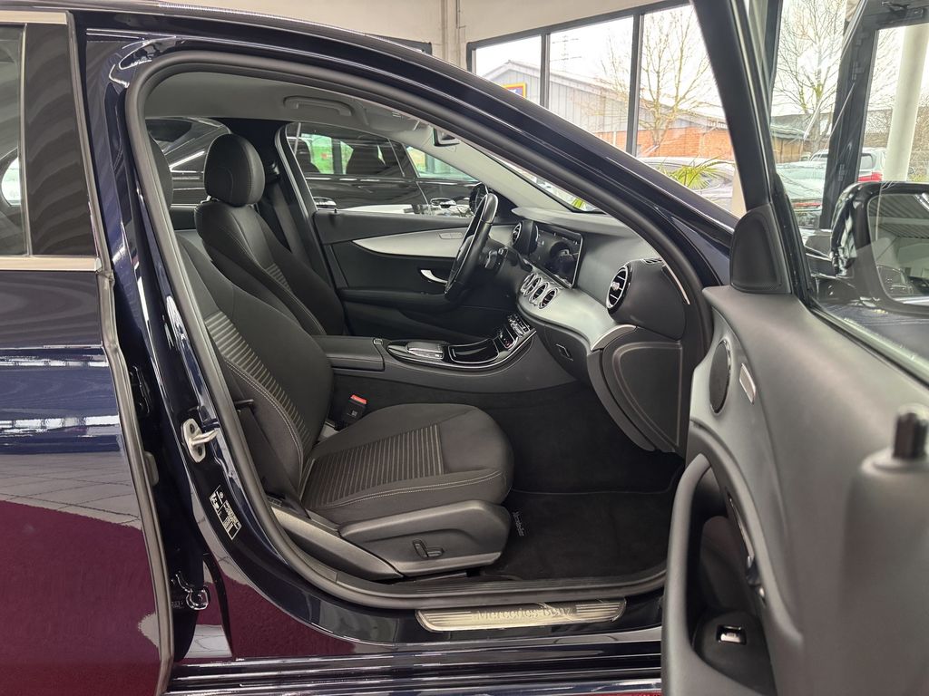 Mercedes-Benz E 220 2022