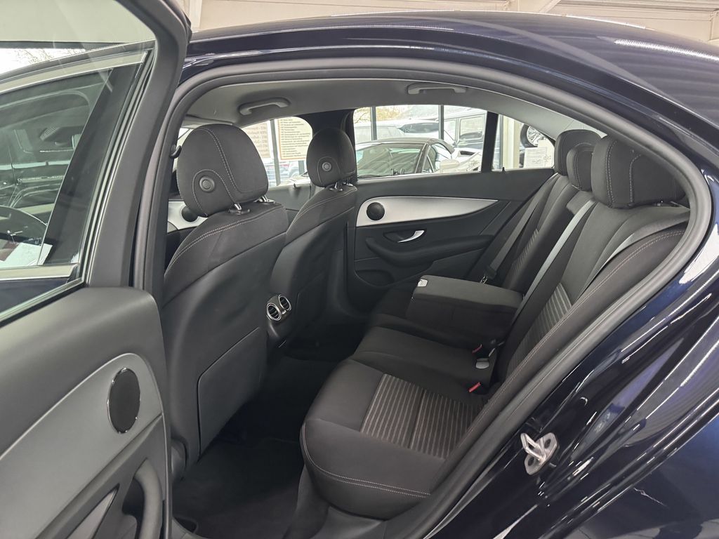 Mercedes-Benz E 220 2022