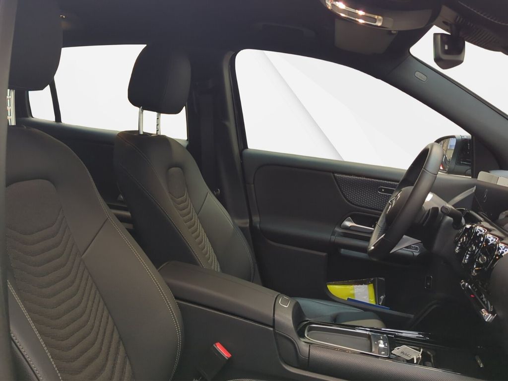 Mercedes-Benz GLA 200 2024