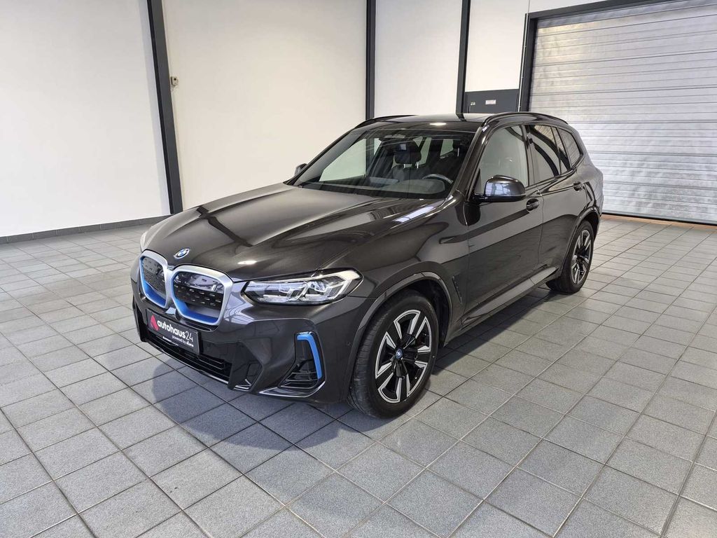 BMW iX3 2023