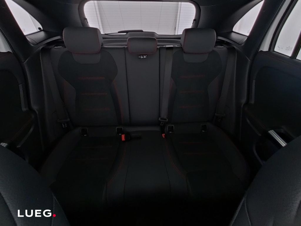 Mercedes-Benz GLA 200 2022