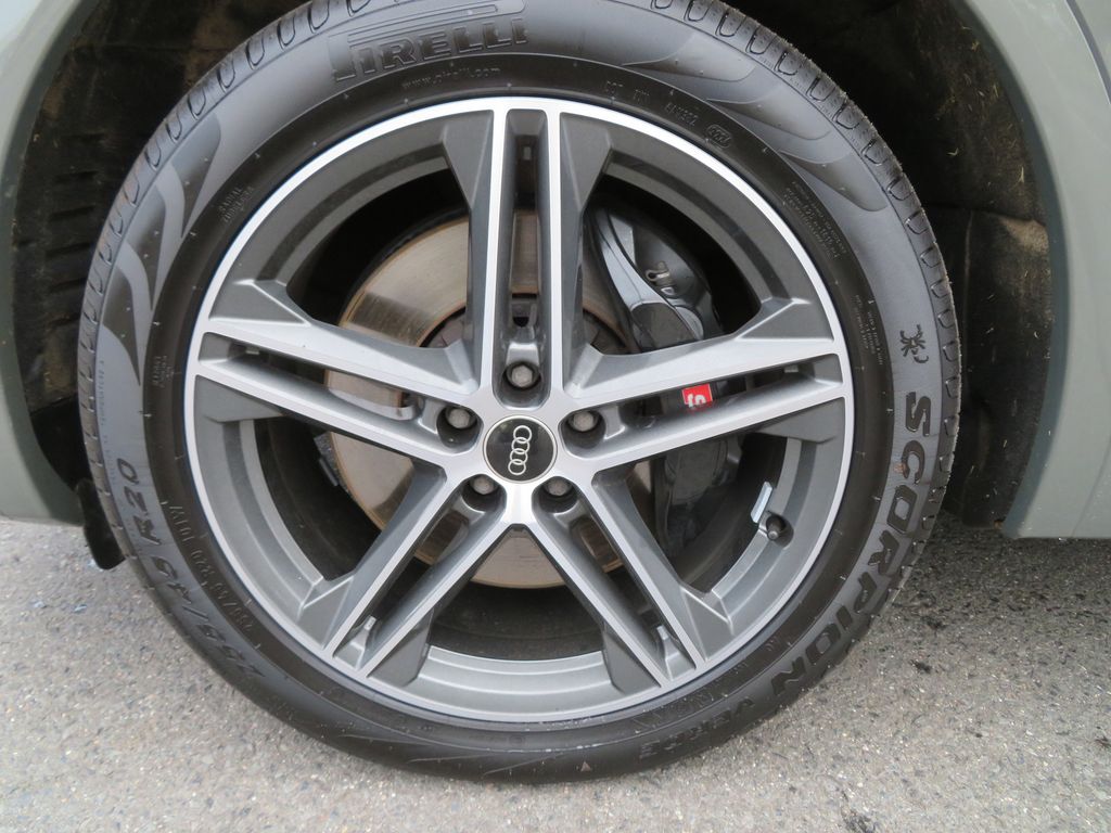 Audi SQ5 2024