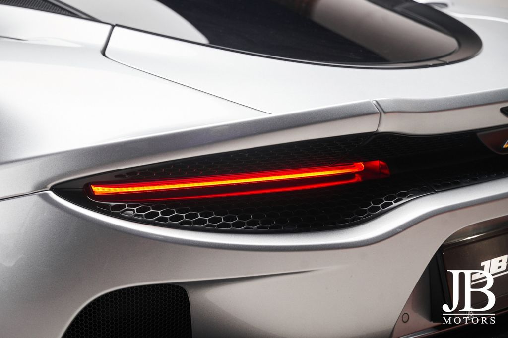 McLaren GT 2023