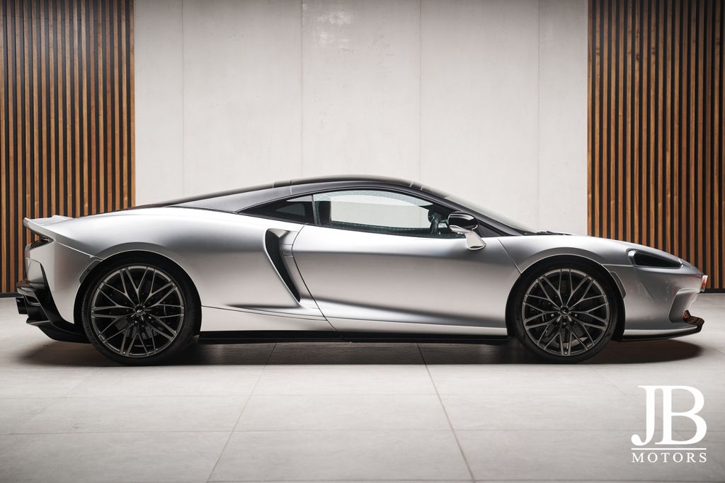 McLaren GT 2023
