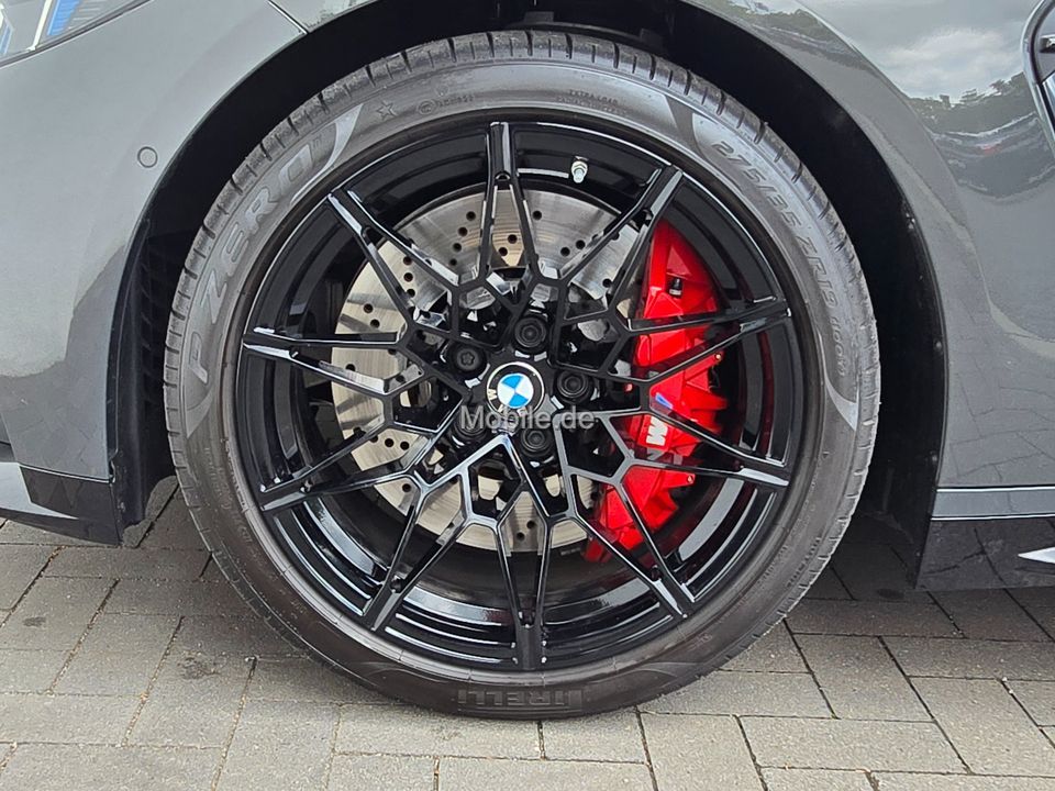 BMW M4 2025