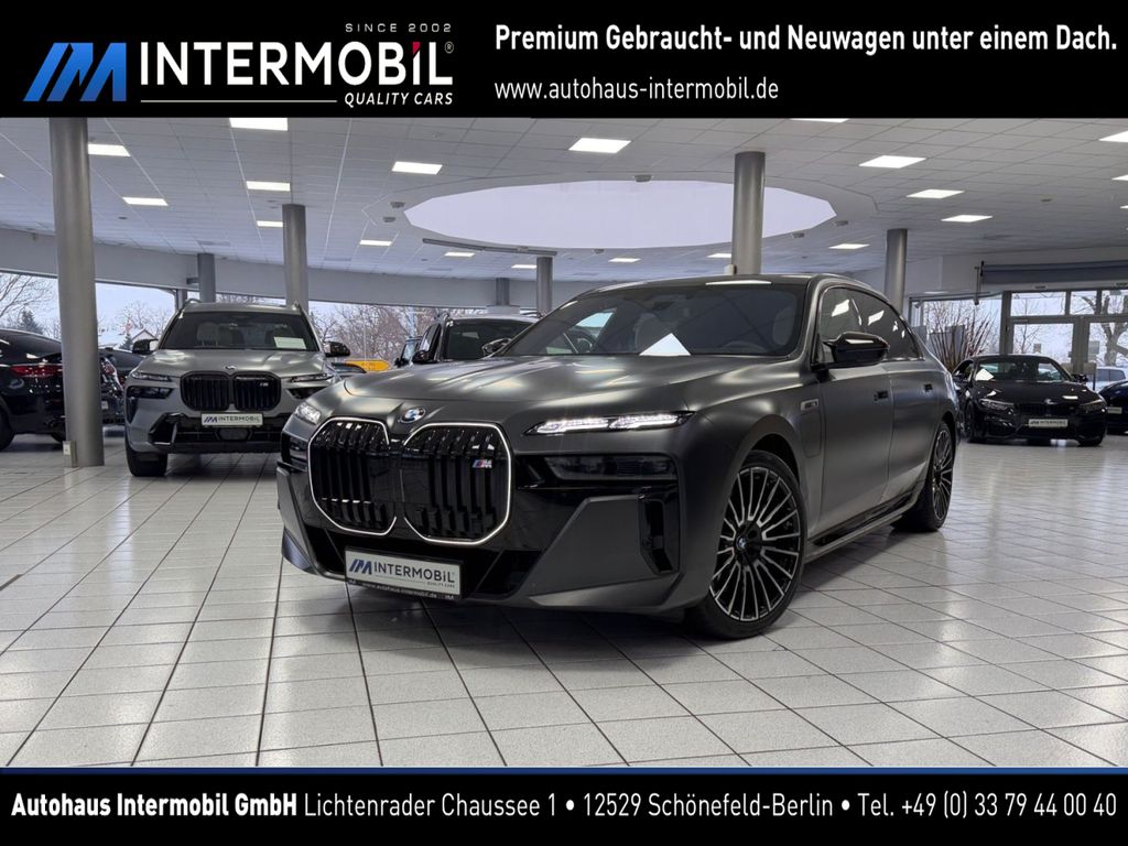 BMW M760 2024