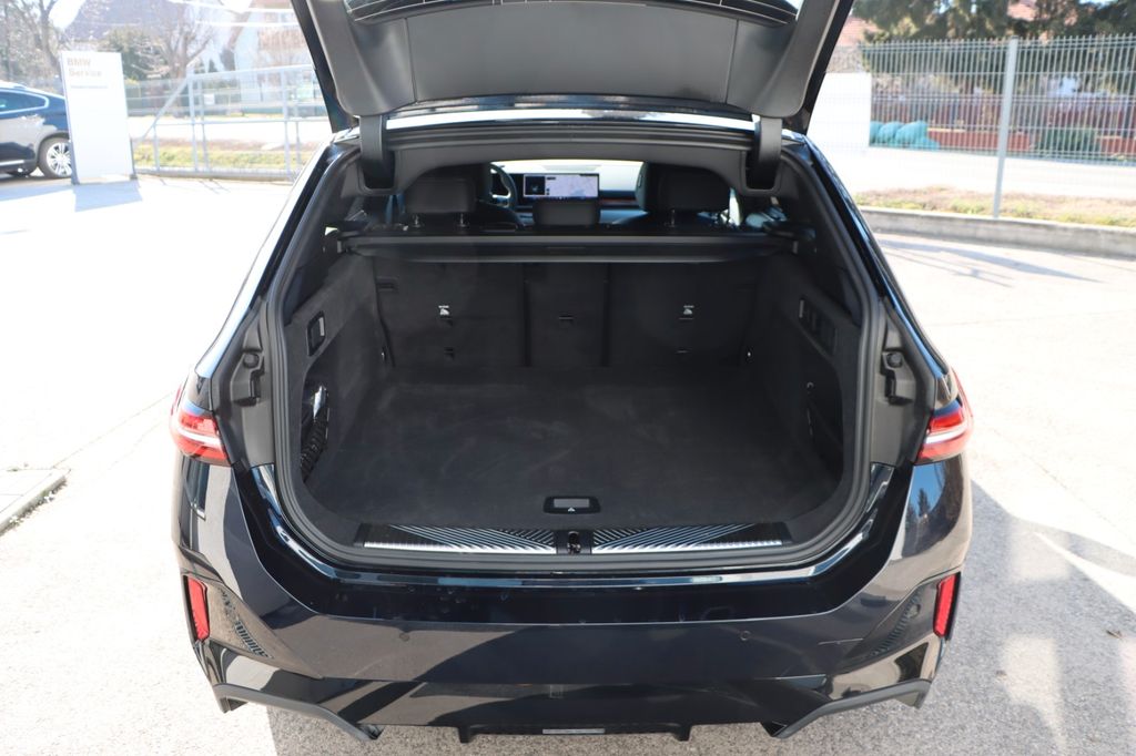 BMW i5 2024