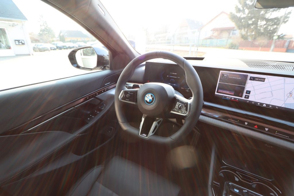 BMW i5 2024