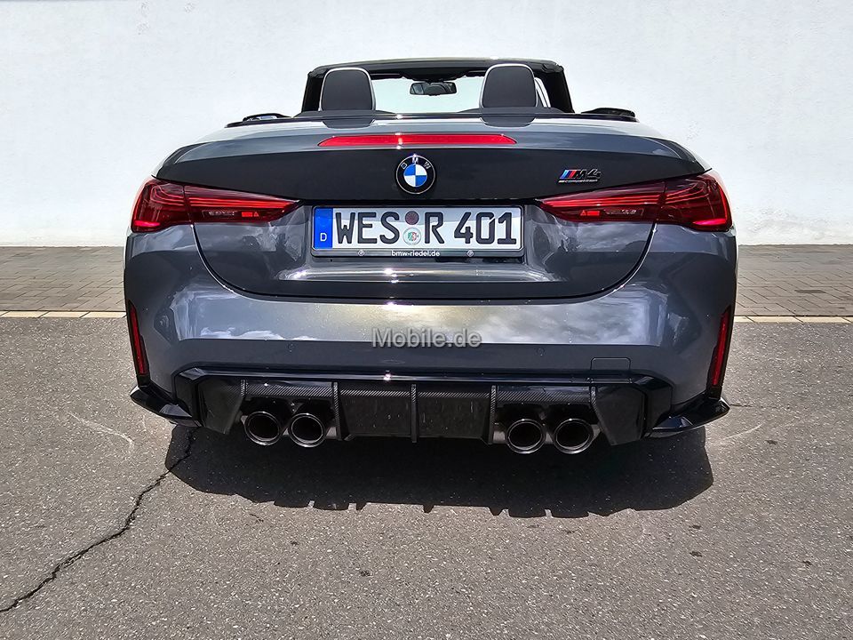 BMW M4 2025