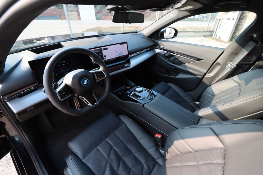 BMW i5 2024