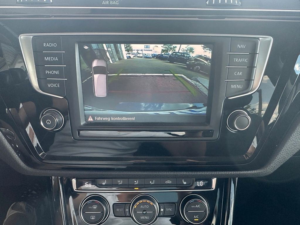 Volkswagen Touran 2016