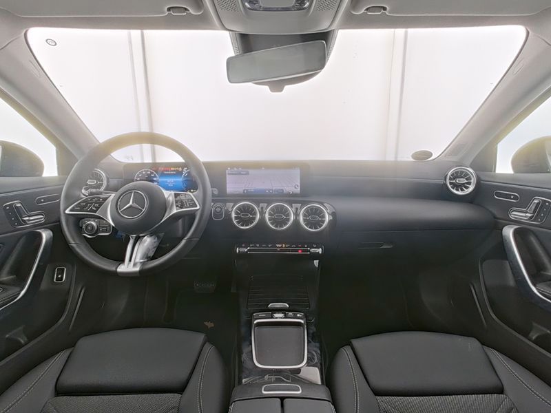 Mercedes-Benz A 250 2025