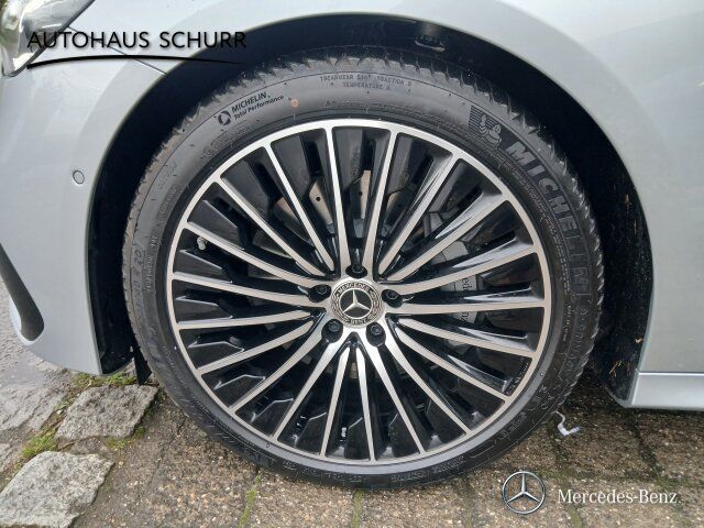 Mercedes-Benz E 220 2025