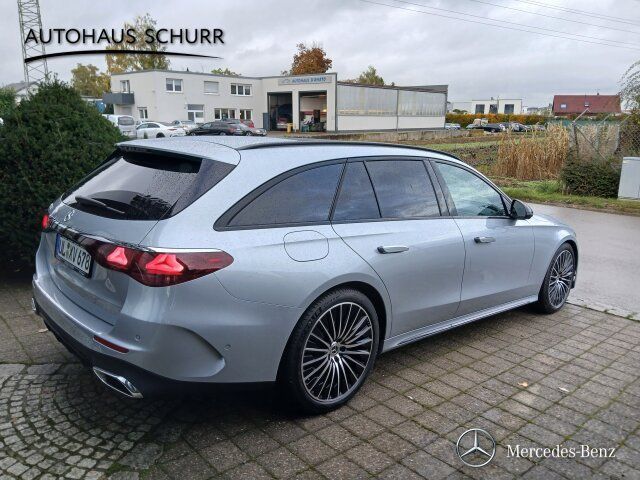 Mercedes-Benz E 220 2025