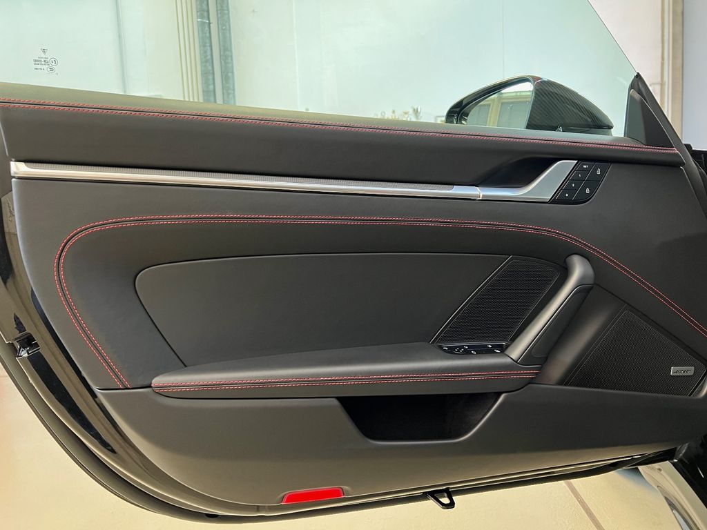 Porsche 992 2023