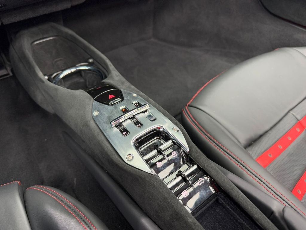 Ferrari 296 GTS 2025