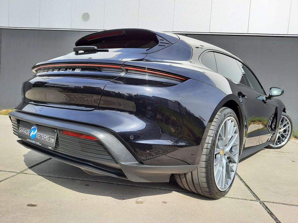 Porsche Taycan 2022