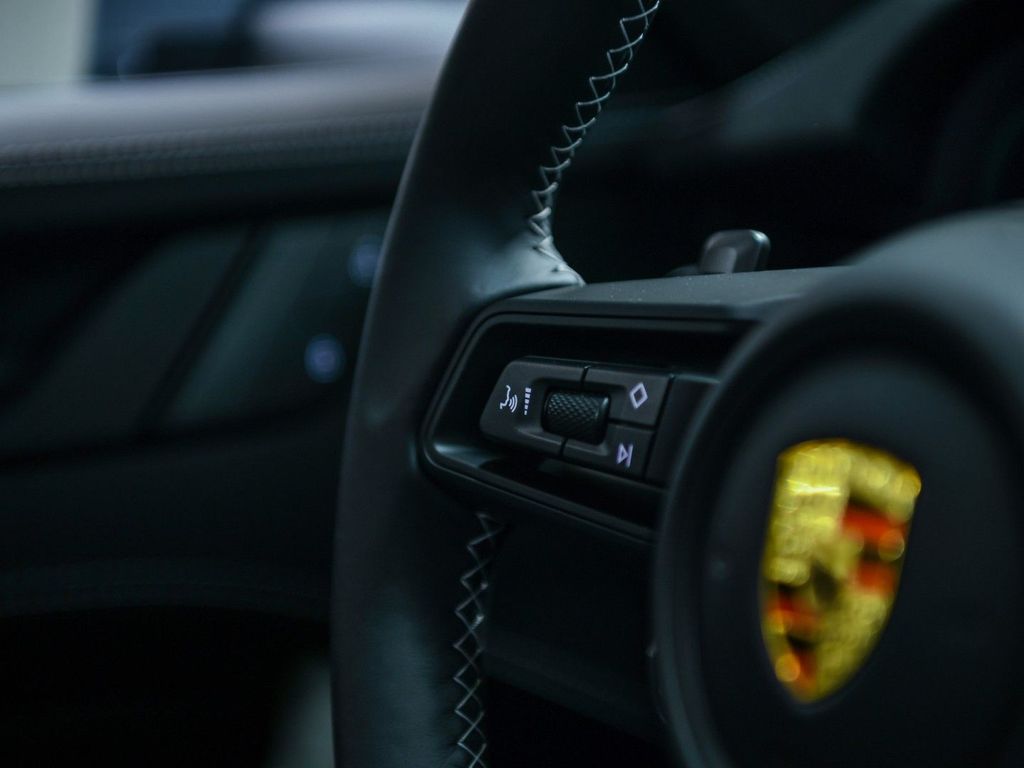 Porsche 992 2024