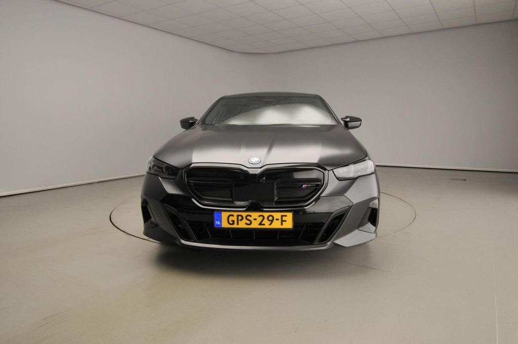 BMW i5 2024